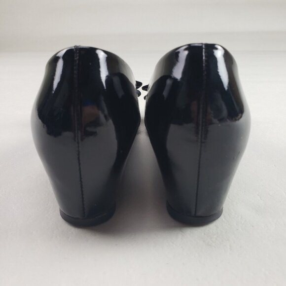 Stuart Weitzman Patent Leather Bow Pump Womens 7 Black Slip On Wedge Heel Spain - Picture 11 of 14